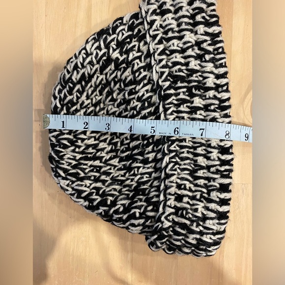 Hand Crafted Crochet Hat - Picture 6 of 6